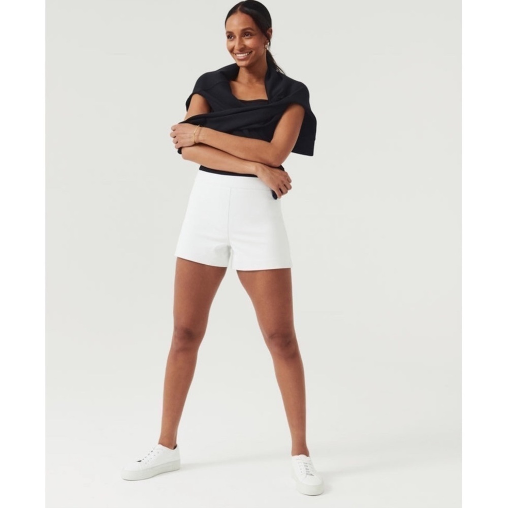 Spanx On The Go 6” Silver Lining Technology White Pull On Shorts Size XL